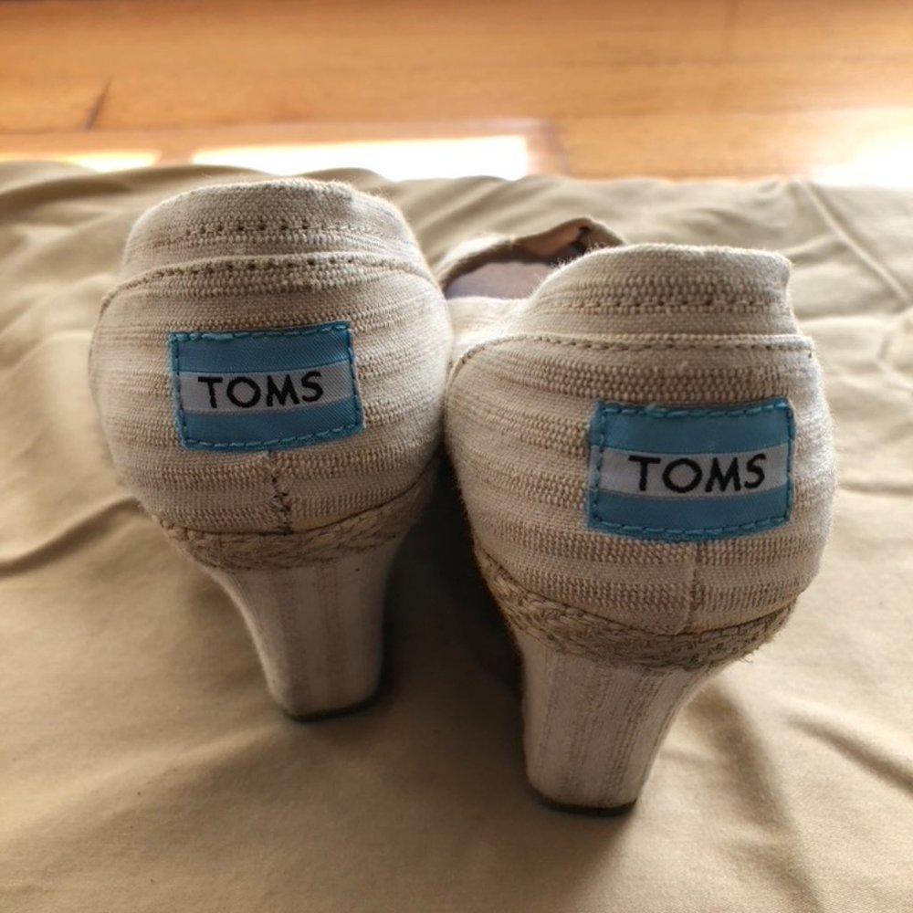 Toms Wedge Sandals 7.5 - Picture 3 of 5